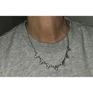 CHLOE + ISABEL Deco Sparkle Triangle Collar. Silver